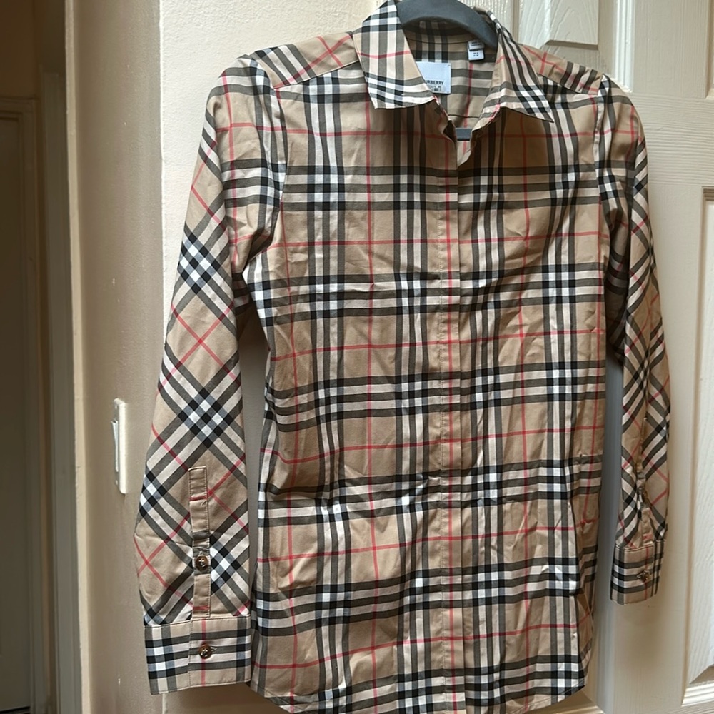 Burberry long sleeve top like new